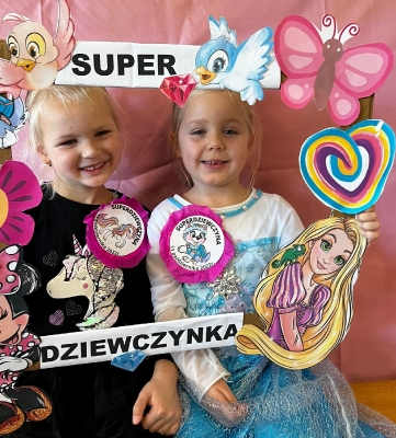 DZIEŃ DZIEWCZYNEK gr II 2022_24