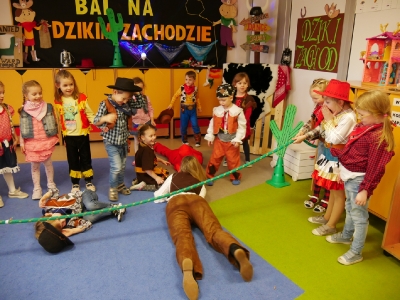 Bal na DZIKIM ZACHODZIE gr II 2023_43