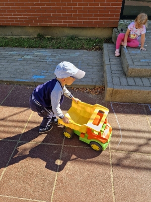 Zabawy w ogrodzie gr II_1