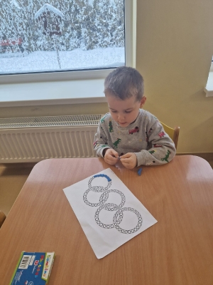 Praca plastyczna - Flaga Olimpijska gr II_11